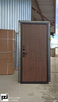 Входные двери дизайнерскую дверь БРАУН с увеличенными наличниками 98 мм.