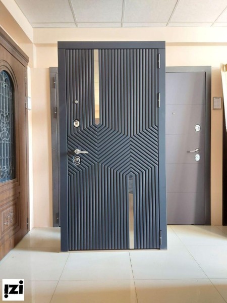 Входные двери Астория вставки — нержавейка, цвет софт чёрный,софт грей (светло серый), вставка — зеркало с наливным витражом
