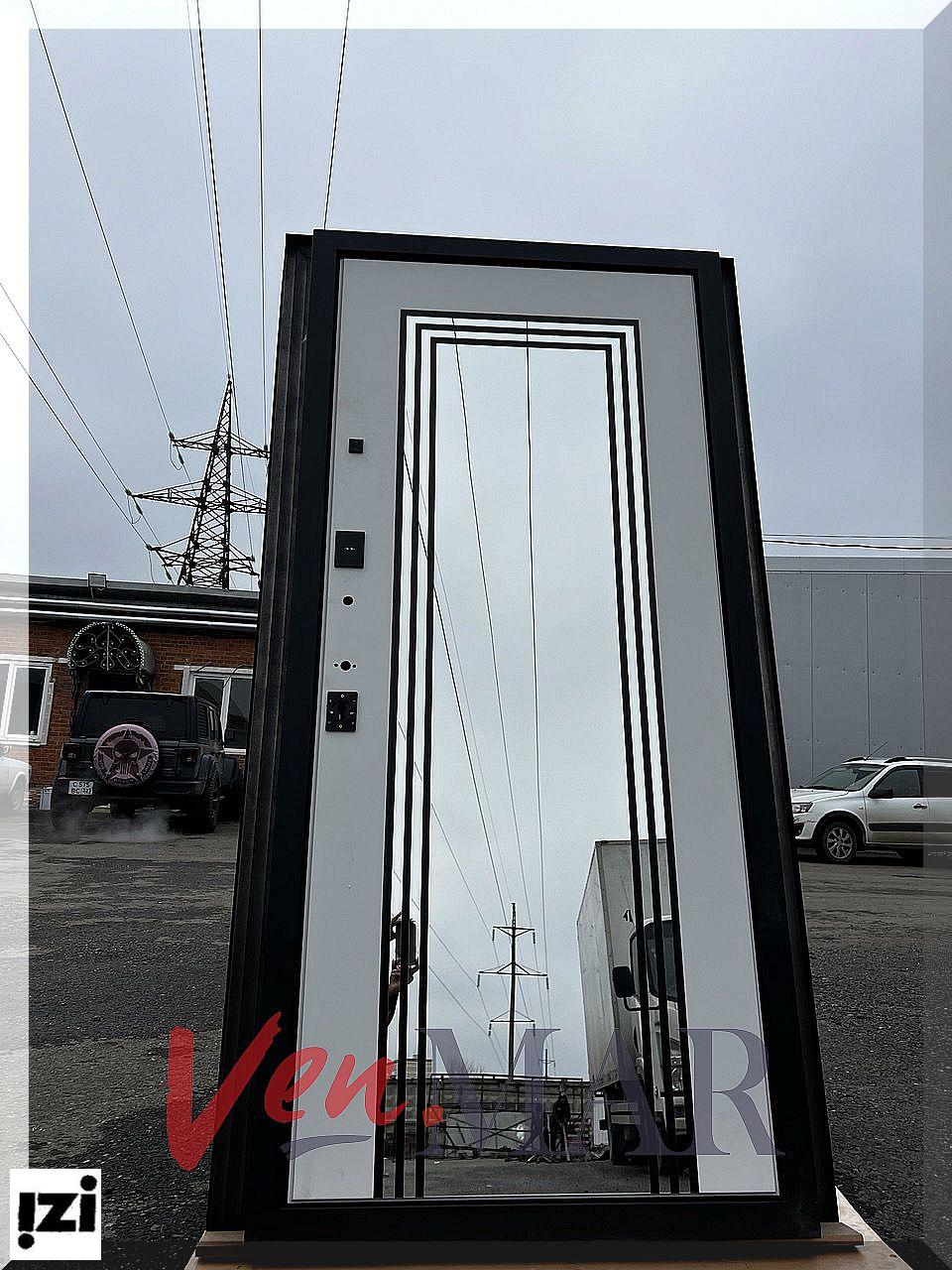 Входные двери Метида Зеркало двери для квартиры