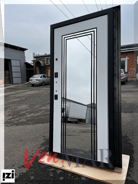 Входные двери Метида Зеркало двери для квартиры