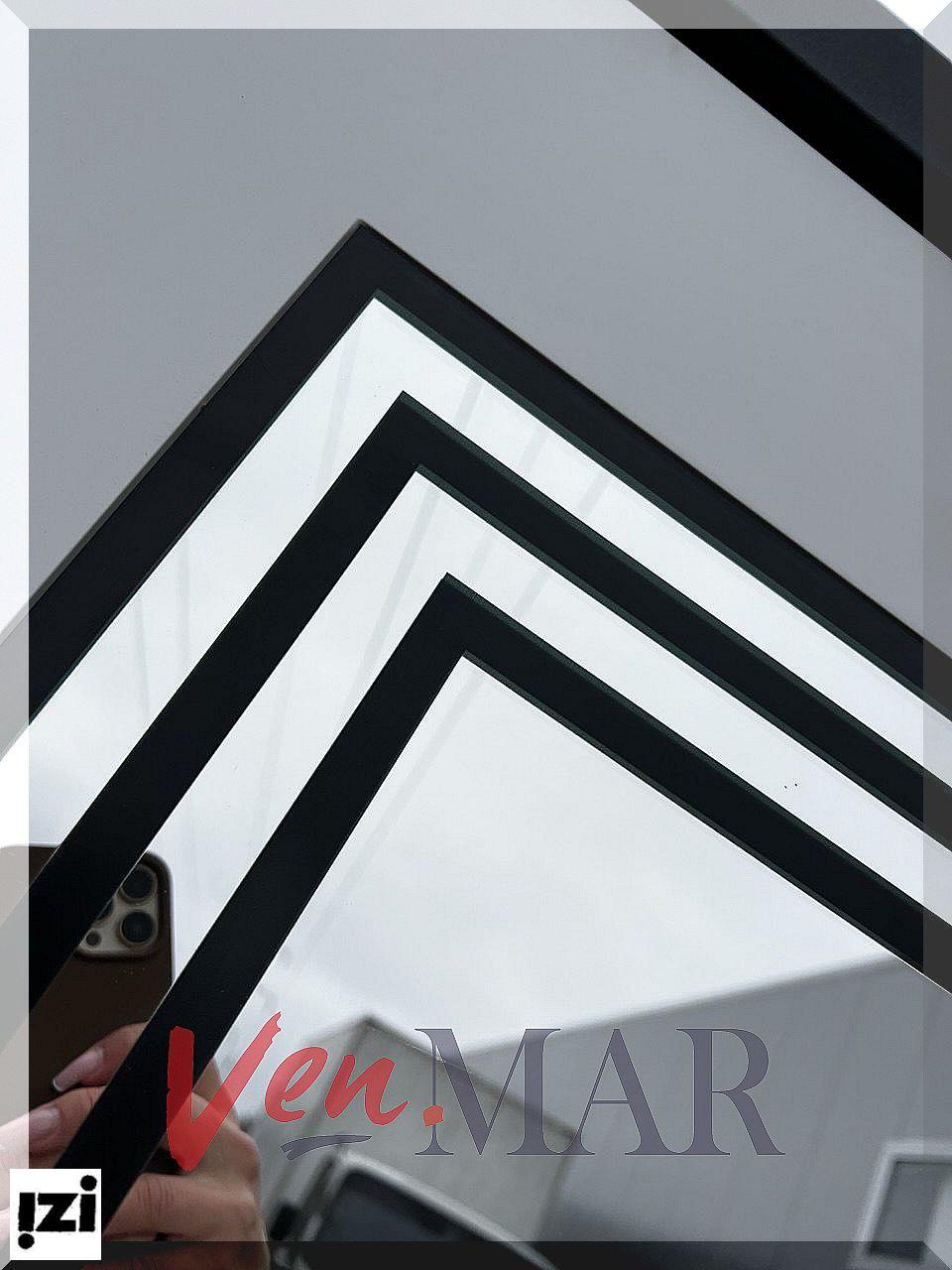 Входные двери Метида Зеркало двери для квартиры