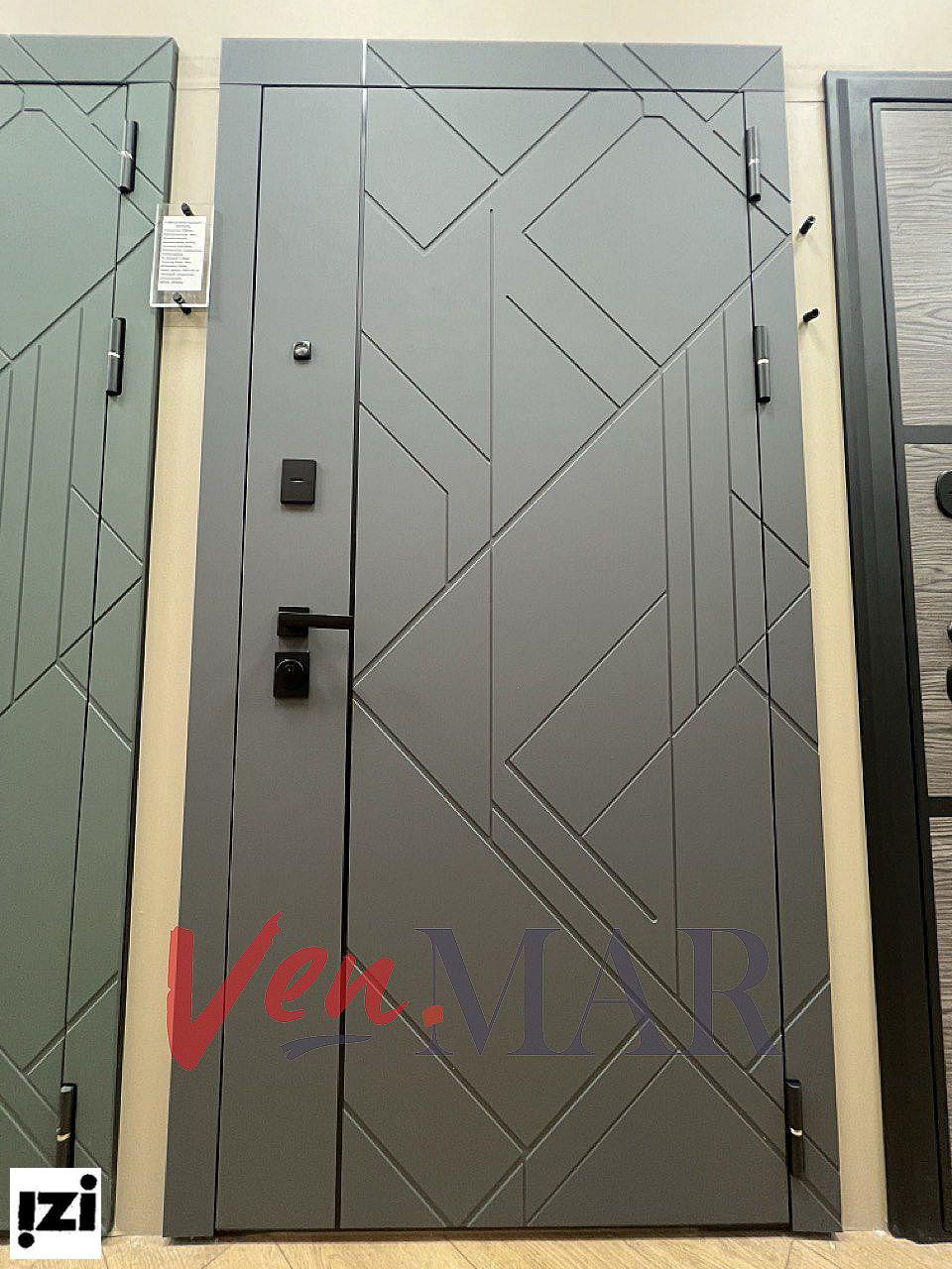 Входные двери Галлея Графит Зеркало двери для квартиры