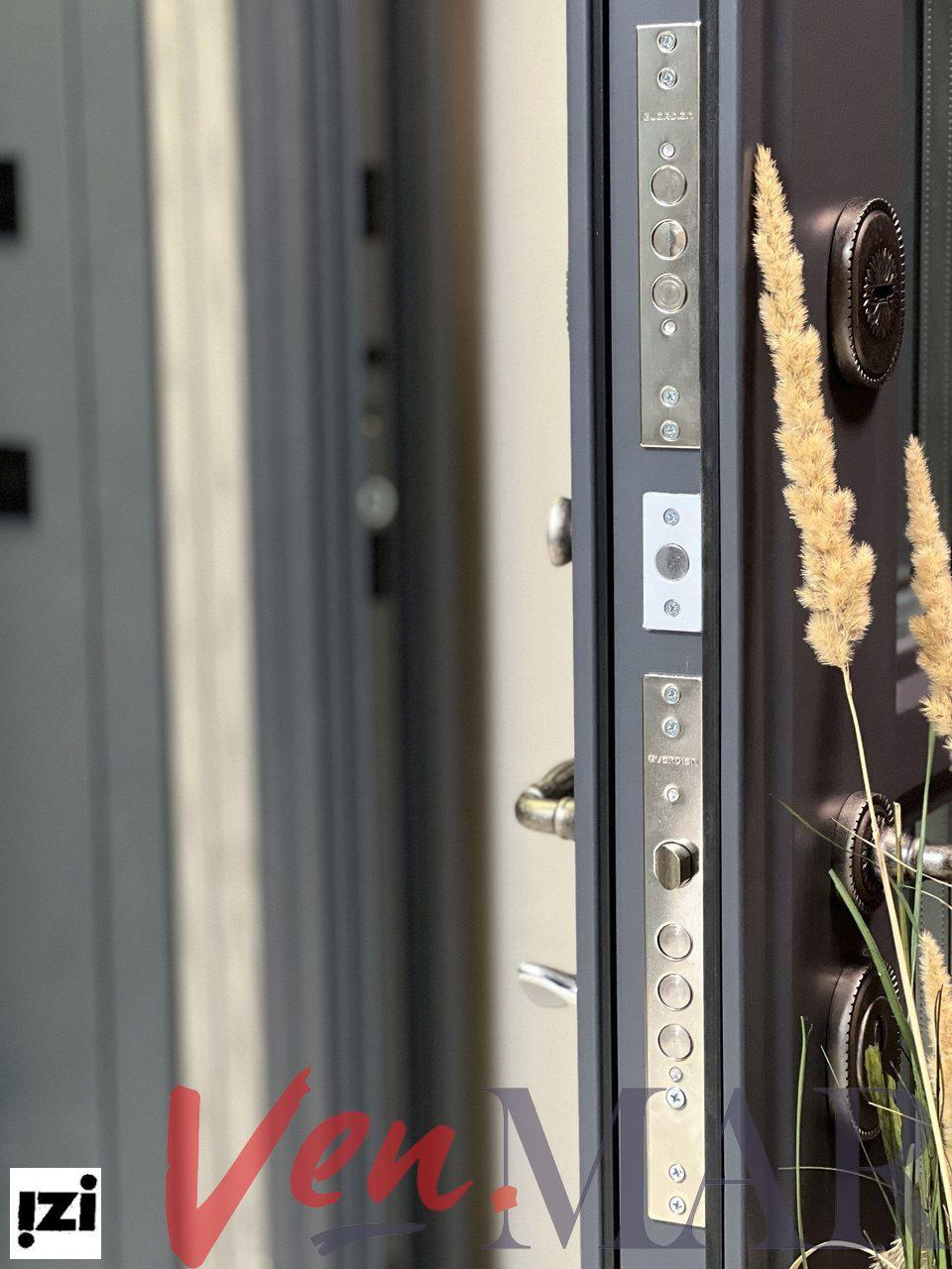 Входные двери Афродита ТЕРМО терморазрыв, Английская решетка