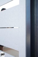 ВХОДНЫЕ ДВЕРИ IMPRESS Берлин Букле серое Внутреннее покрытие: Царговая панель, МДФ 16мм, Лава лайт, зеркальные вставки, дверь металлическая для квартиры, улицы и коттеджа